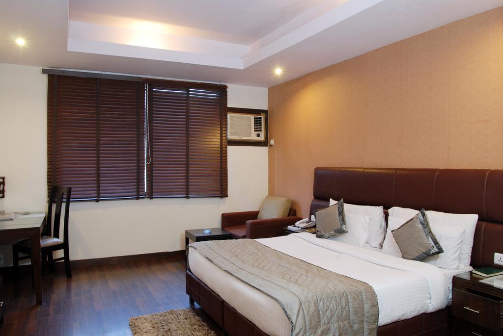 Hotel Deer Parkk New Delhi Exterior photo