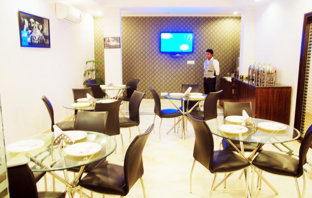 Hotel Deer Parkk New Delhi Exterior photo