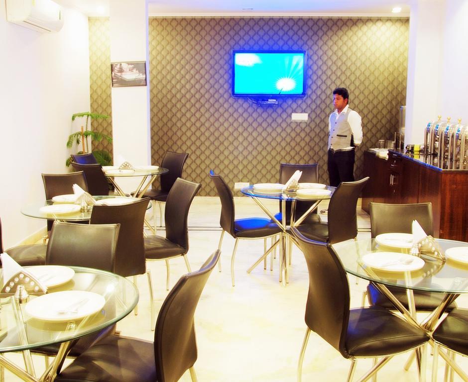 Hotel Deer Parkk New Delhi Exterior photo