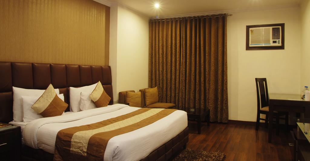Hotel Deer Parkk New Delhi Exterior photo