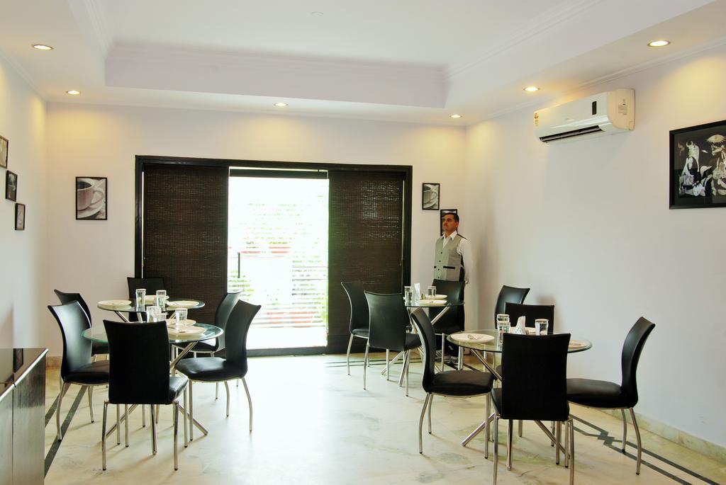 Hotel Deer Parkk New Delhi Exterior photo