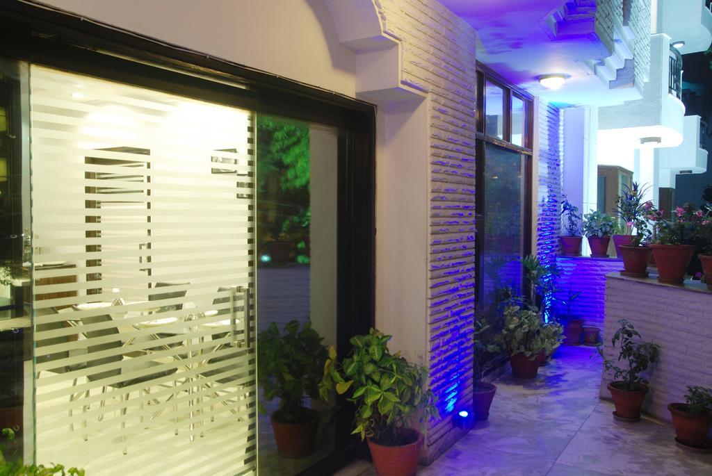 Hotel Deer Parkk New Delhi Exterior photo