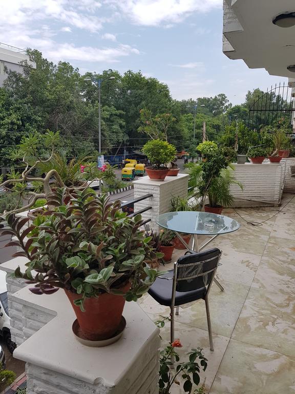 Hotel Deer Parkk New Delhi Exterior photo